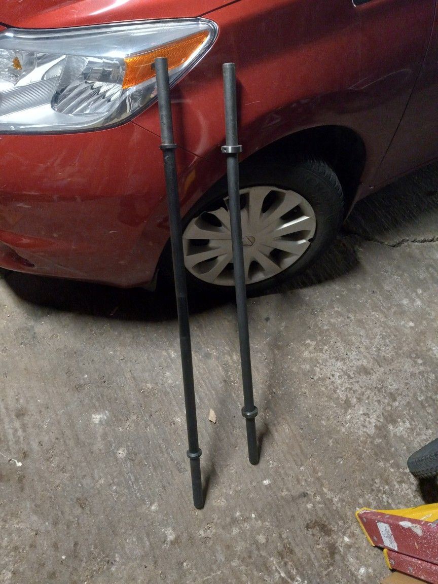 Weight Lifting Straught Bars.