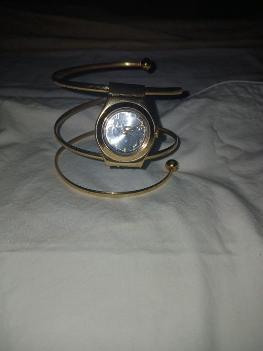 ORIGINAL 007 OCTOPUSSY SWATCH WATCH ./ IM REDUCING THE PRICE AGAIN!!