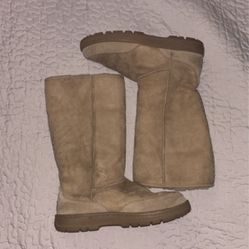 Ugg boots size 10