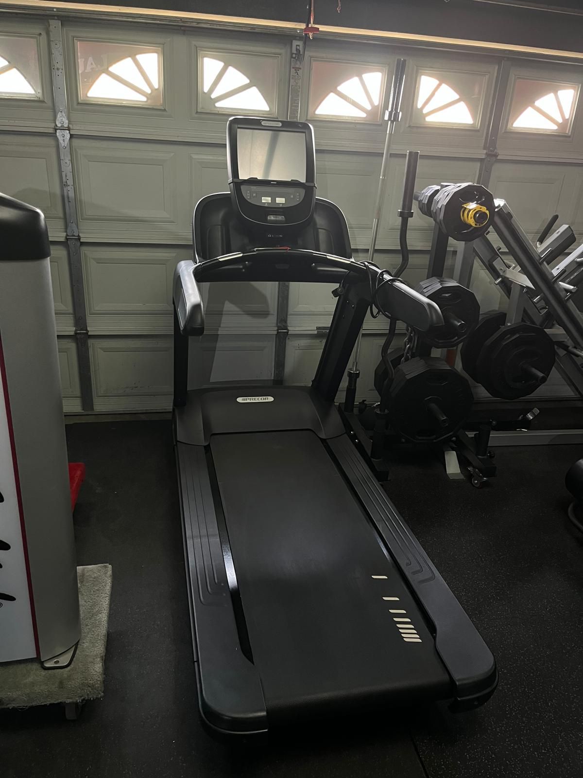PRECOR series 800 (TRM) Treadmill