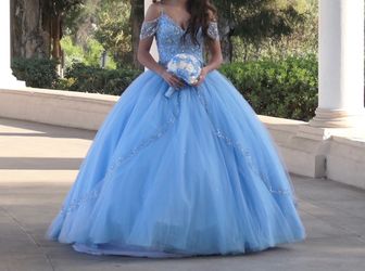 Quince dress and lots of decor