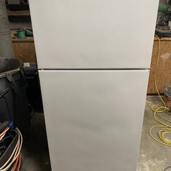 GE Fridge 