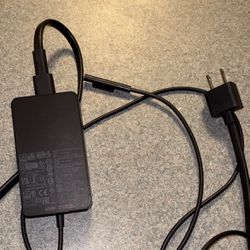 Genuine Surface Pro 65 W Charger