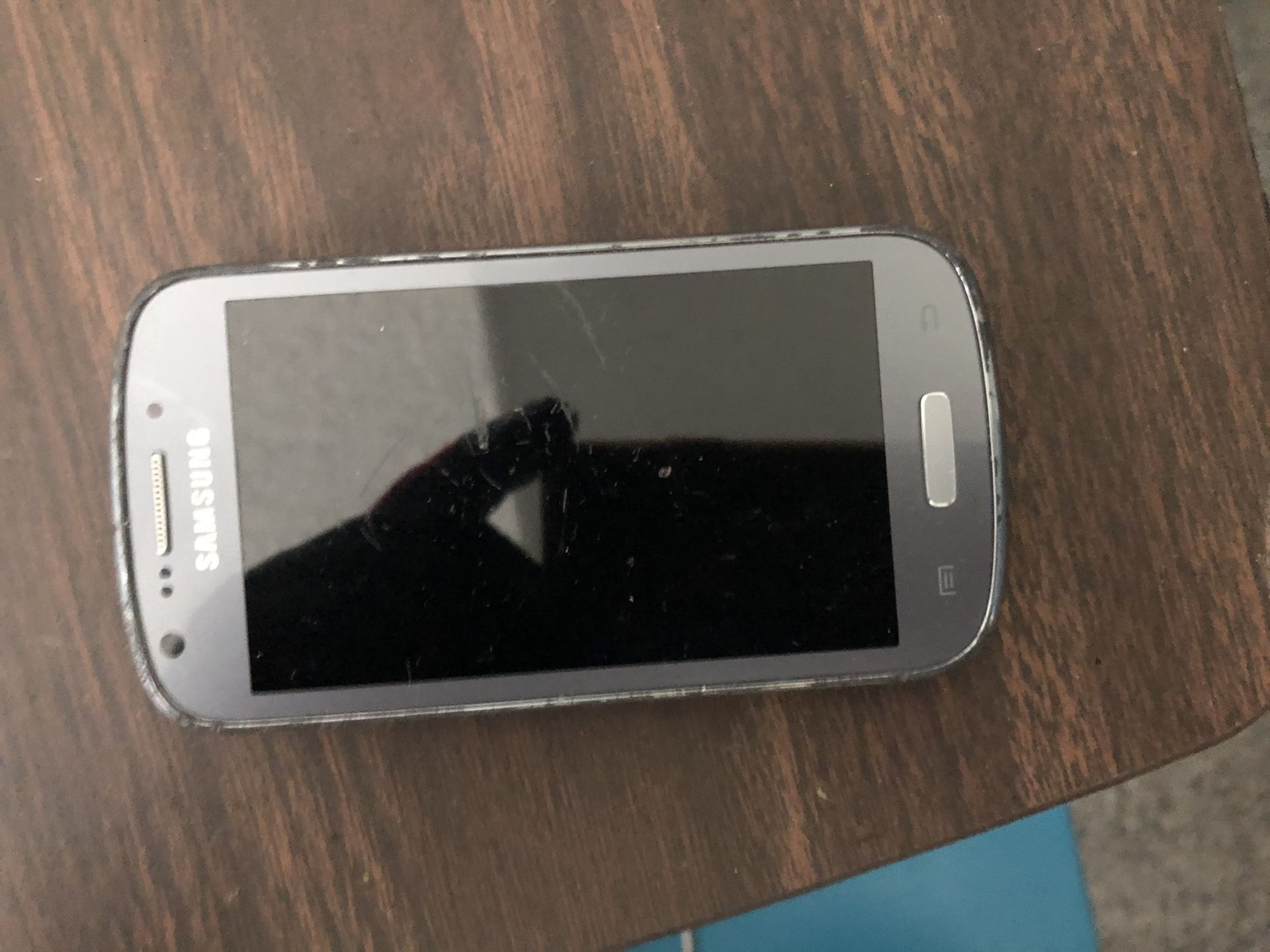 Samsung 4g CRiCKet Phone 32g
