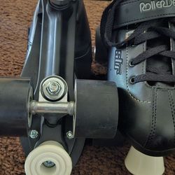 ROLLER SKATES