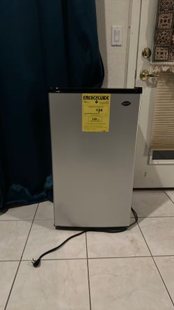 Sanyo Mini Fridge