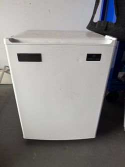 Mini fridge