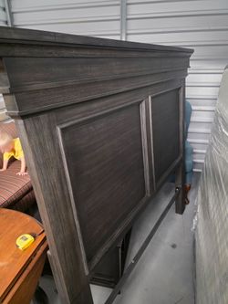 COMPLETE Queen Bed Set - Casper Mattress + Solid Wood Headboard