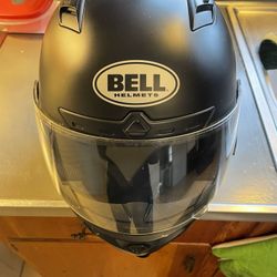 BELL M2010 HELMET $100 OBO MUST PICK UP ONLY THANKS 