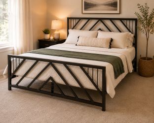 Modern Full Size Metal Bed Frame – Geometric Design – Excellent Condition