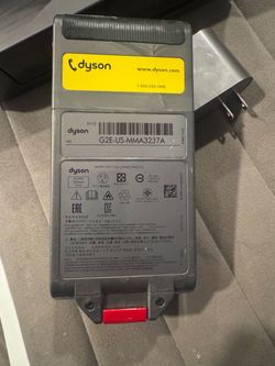Dyson Vacuum Battery and Charger