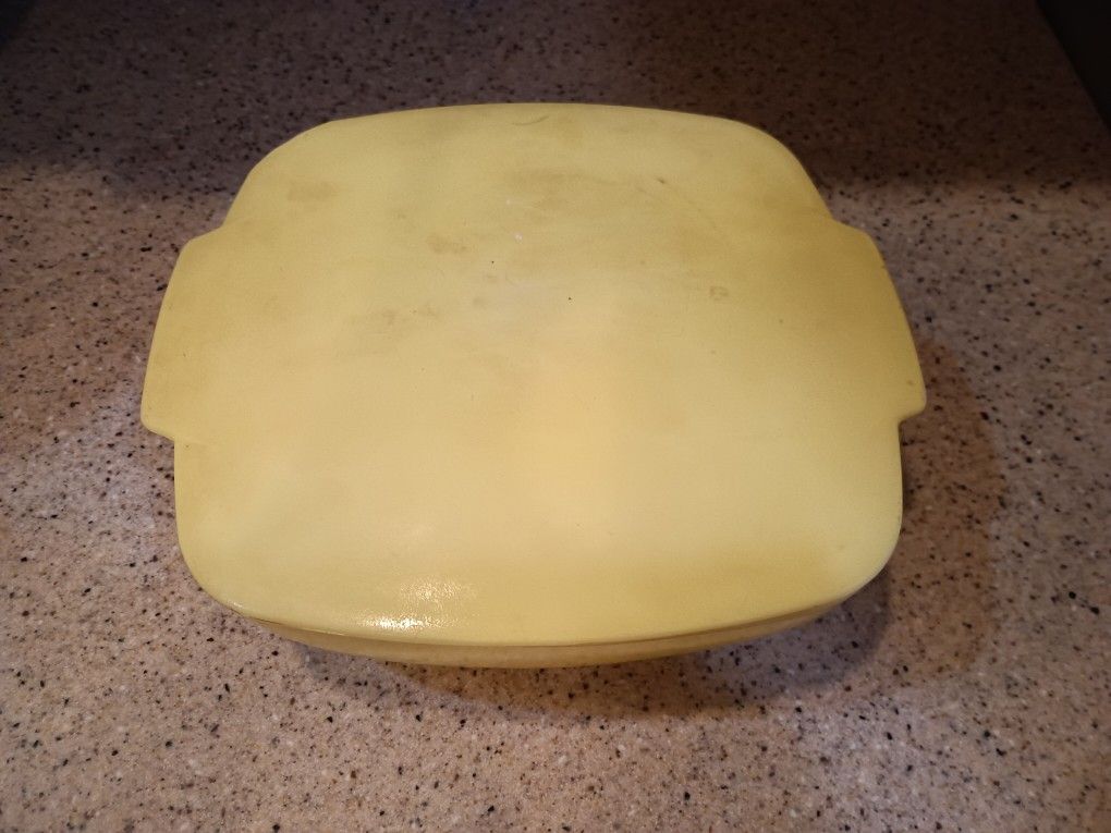 1950s Vintage Pyrex Canary Yellow Casserole Dish With Lid
