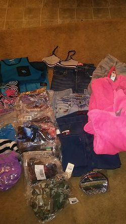 (GIRLS) BRAND NEW CLOTHES