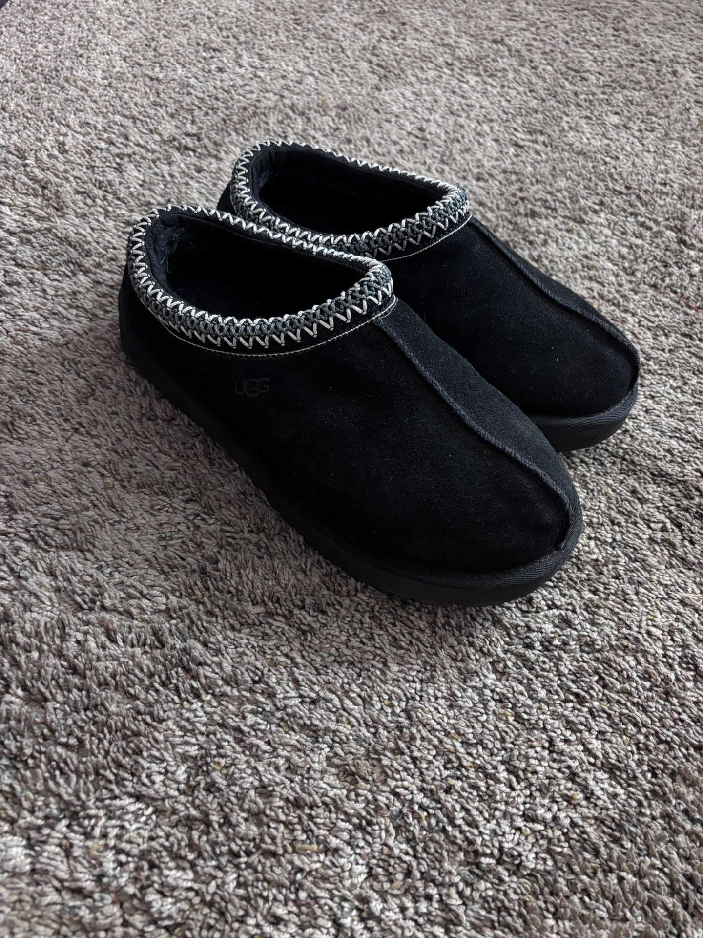 Black uggs
