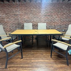 Delivery Available New SunVilla 7pc Outdoor Pation Dining set retails 1200