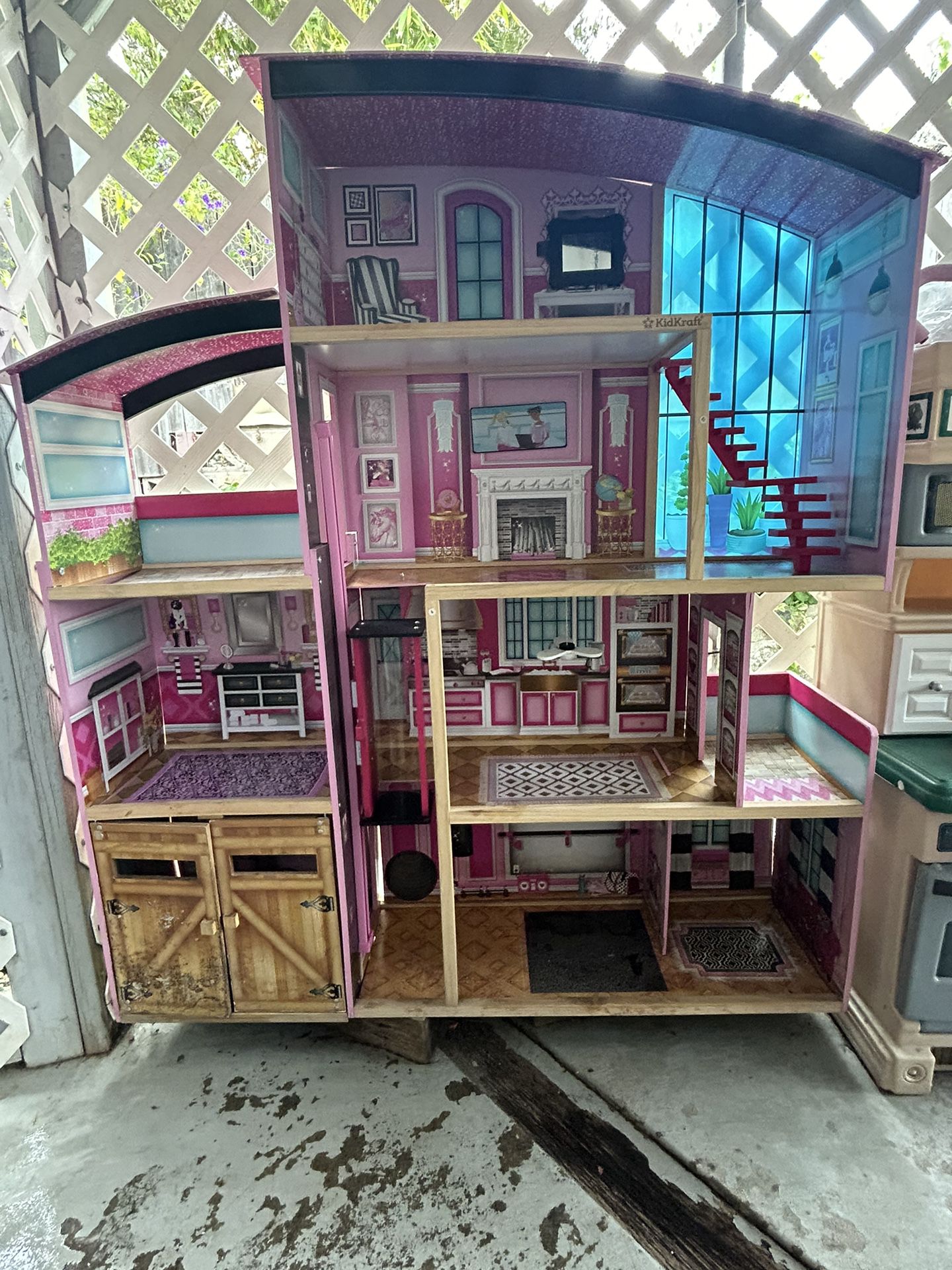 Kid Kraft Doll House