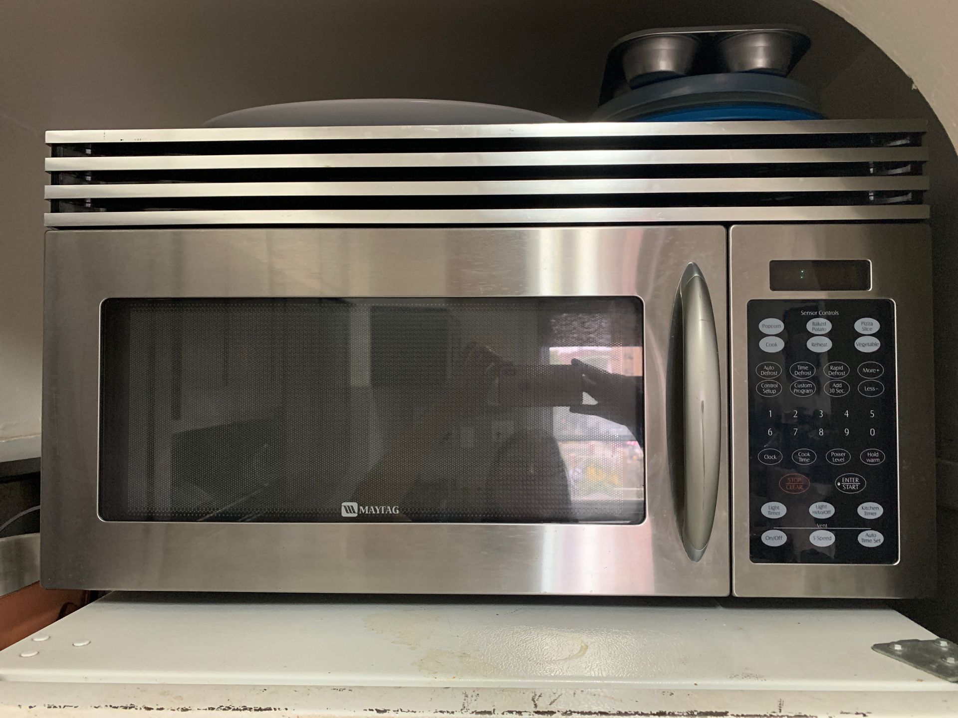 Microwave Metallic MAYTAG 30x16x16 with Vent