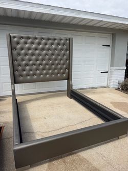 Queen Tufted Upholstered Bed Frame