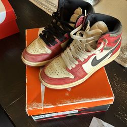 Nike kids Lost and Found size 4