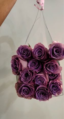 Mother’s Day roses with glitter and purse