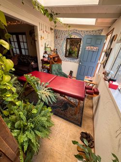massage table