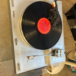 Yamaha P350 Turntable 