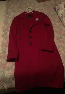 New red coat size 6 Nine West