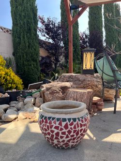 INIQUE, STRONG AND SOLID CONCRETE / cement PLANTER  <>< boho / rustic / vintage garden decor planting POT