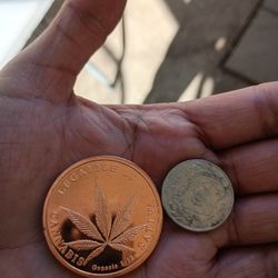 Maple Leaf Copper Round 