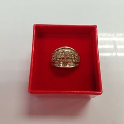 10k Gold Ring 6.3g