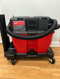 Milwaukee FUEL 9 Gallon Wet/dry vacuum