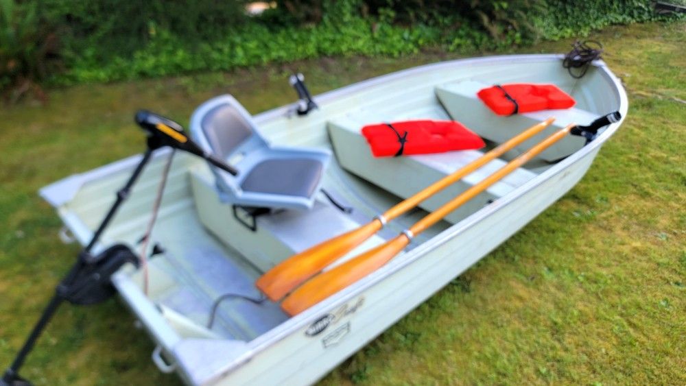 12' Aluminum MirroCraft Boat With 55lb Thrust MinnKota Electric Motor