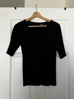 Elbow sleeve top