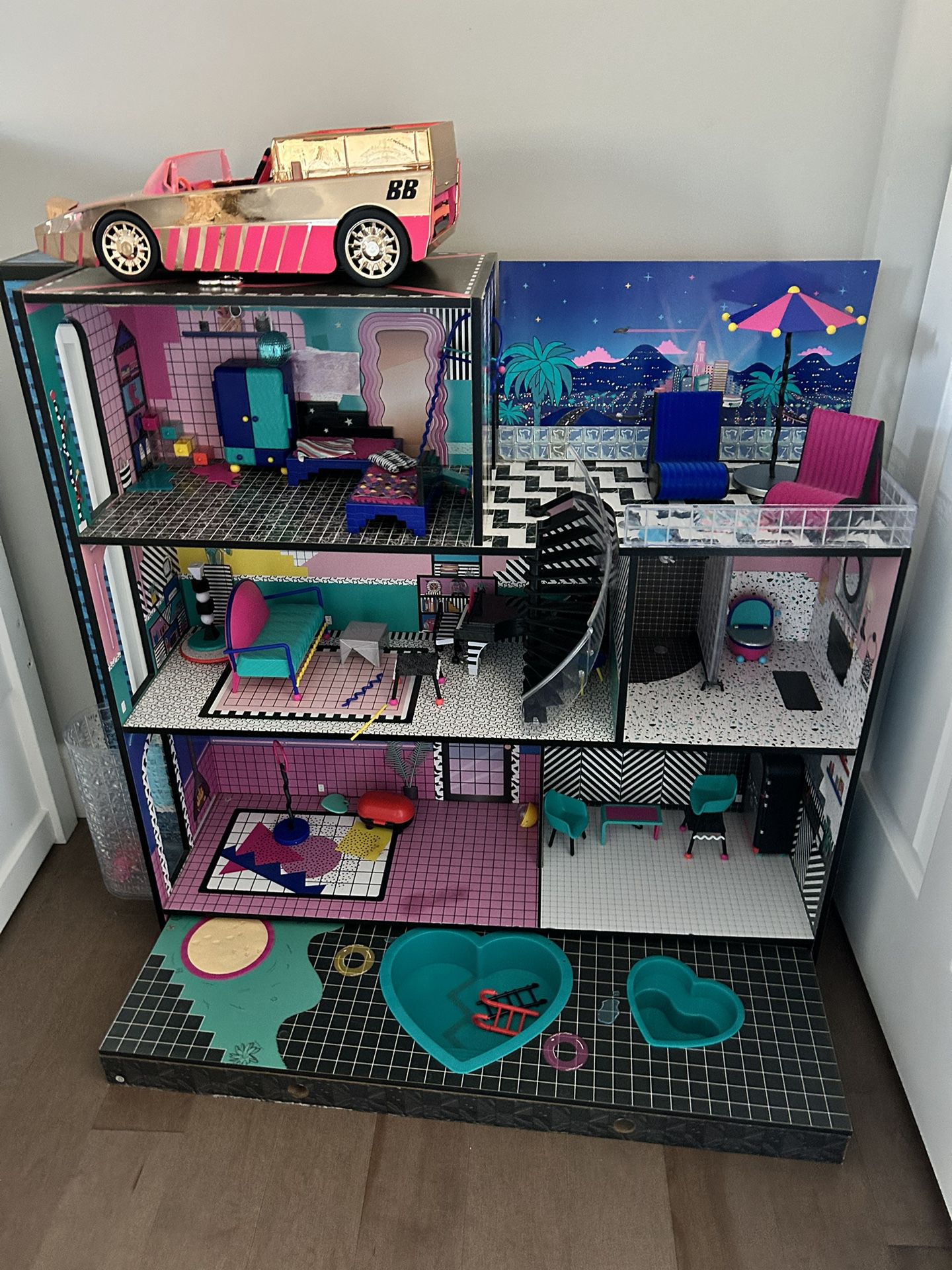 LOL Doll House And Car