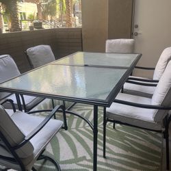 Outdoor Dining Table And Chairs 