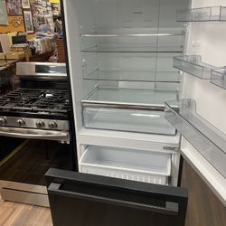 Beautiful Stove And Refrigerator Set