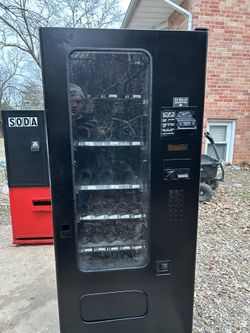 Commercial Snack / Drink Vending Machine 