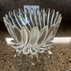 Elegant Glass Lotus Bowl 