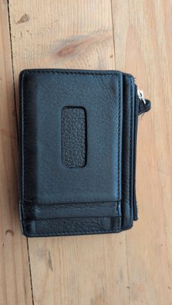 Black leather wallet G