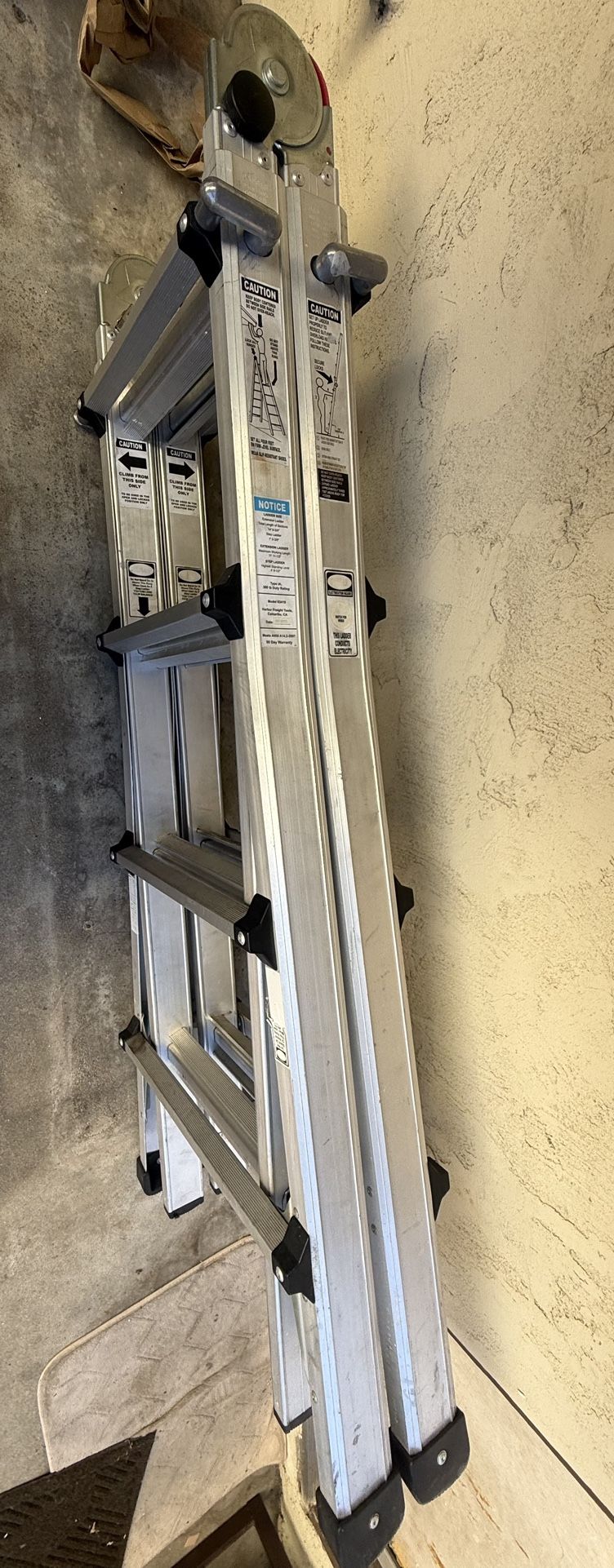Expandable Ladder