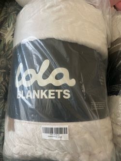 Lola Blankets Creamy Cloud Large Faux Fur Blanket