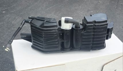 2020-2021-2022-2023-2024 CHRYSLER 300💯✅️✅️👌[OEM] FUEL VAPOR EVAPORATOR CANISTER