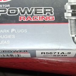 Total Of 6 Spark Plugs