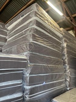 New Queen Pillow Top Mattress