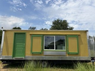 Food Trailer 8' x 24'