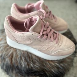Reebok Classic Suede Sneakers SZ 10 1/2