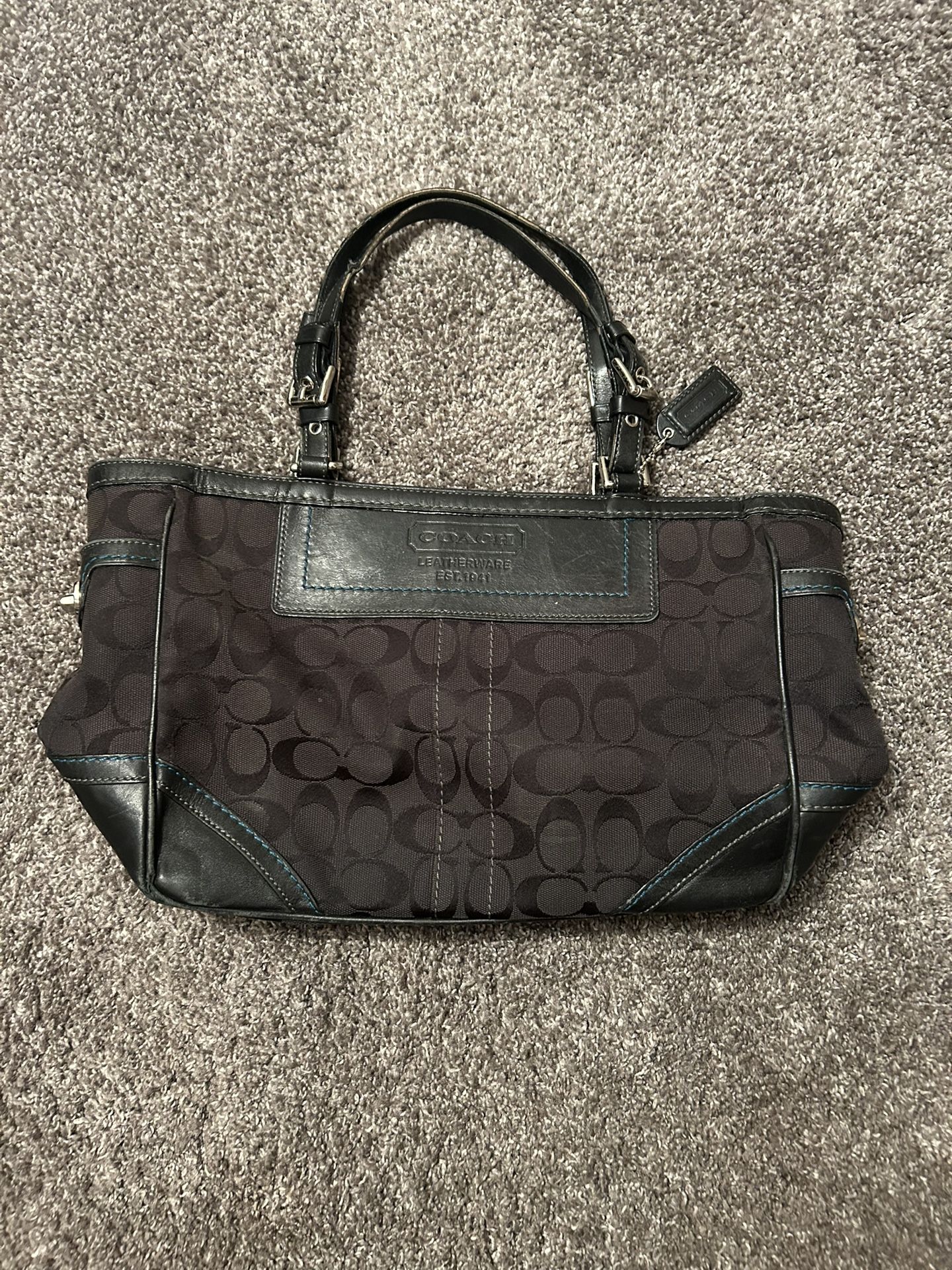 Y2K Black coach bag with blue lining good condition 