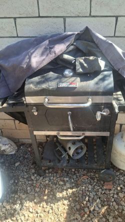 Asador en buenas condiciones para carvon