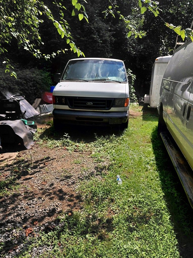 2006 Ford E350