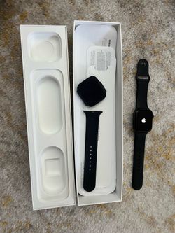 Apple Watch 4, 44 mm with sports band and box